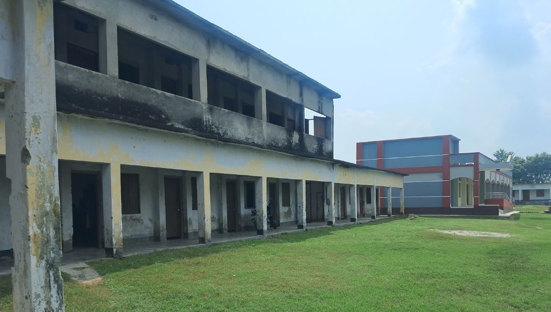 College building _ - Sonaichandi College